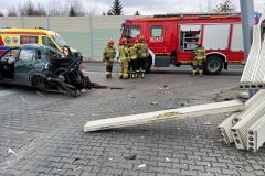 xga-karambol-w-brzozowce-pod-tarnowem-kierujacy-suzuki-zderzyl-sie-z-innymi-samochodami-ale-tez-uszkodz-1738593560-3