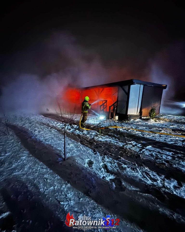 Pożar altany w miejscowości Celiny