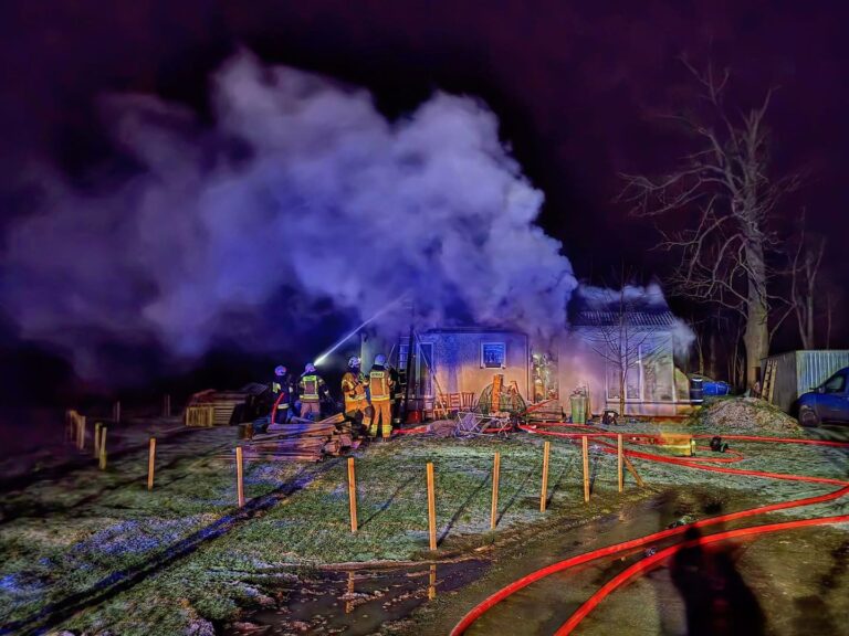 Pożar domu w Wołowicach [Zdjęcia]