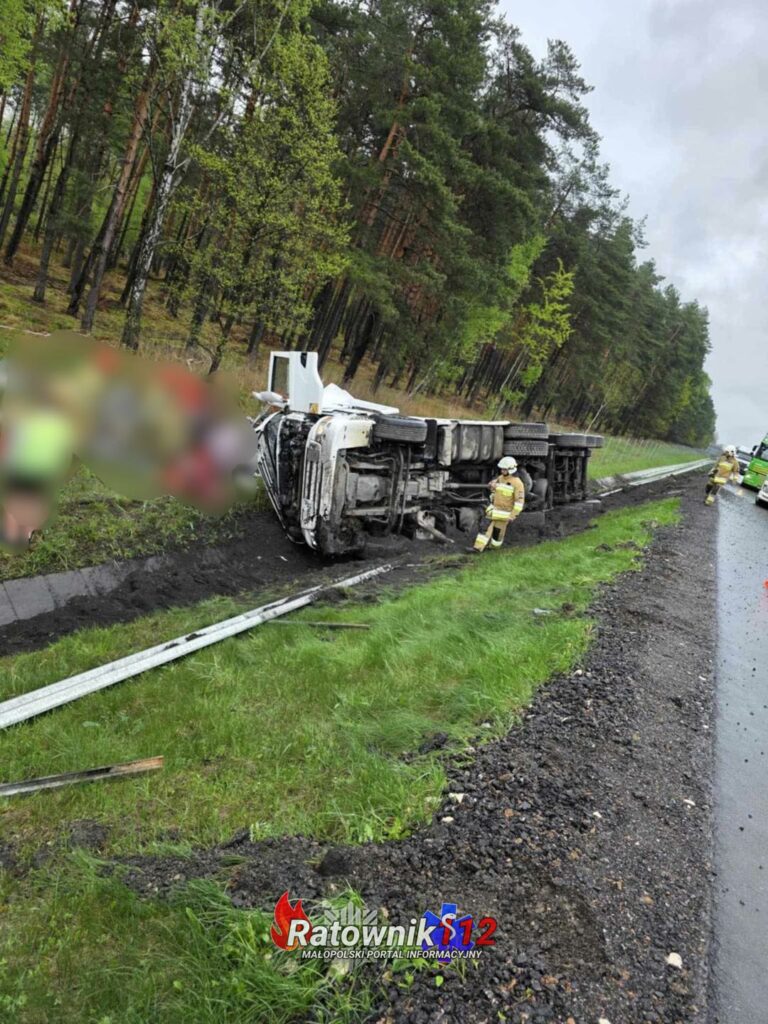 Zdarzenie drogowe na autostradzie A4 w okolicach Trzebini