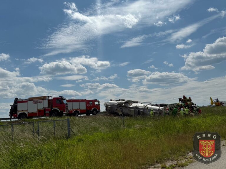 Wypadek na A4 (459 km w kierunku Krakowa) – jedna osoba poszkodowana
