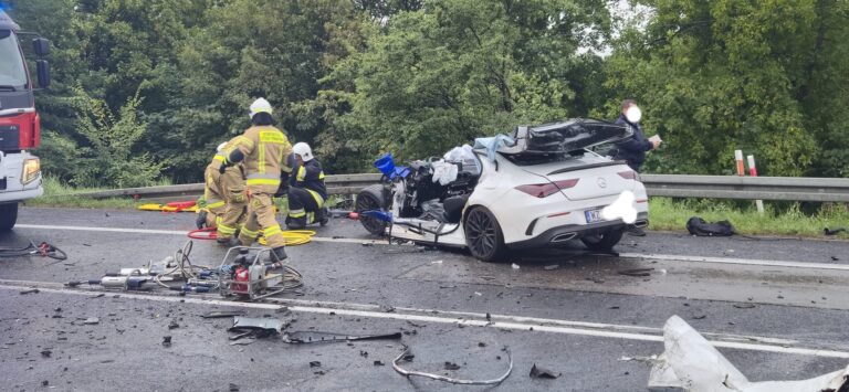 Poważny wypadek na DK94 w Białym Kościele – jedna osoba zakleszczona, interweniował śmigłowiec LPR