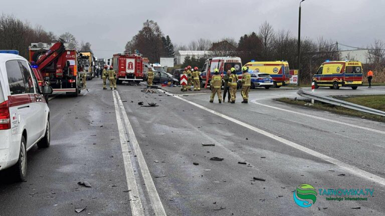 Karambol na DK94 w Sufczynie: trzy osoby w stanie ciężkim, w tym roczne dziecko
